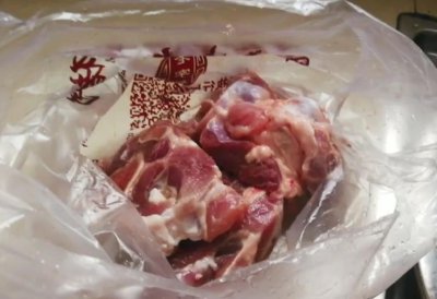 ​冬日里的温暖，在家自制猪骨清汤火锅，简单易做，好吃停不下来