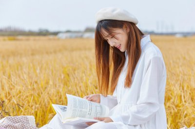 ​女生欲擒故纵的表现，判断女生对你欲擒故纵