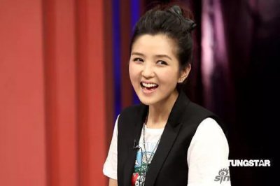 ​中国内地女歌手、演员何洁