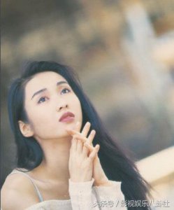 ​黎姿是纯天然酒窝美女，颜值巅峰时期艳冠群芳，瞬间秒杀网红脸