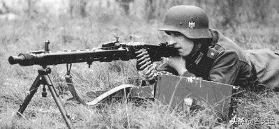​二战射速最高的机枪-MG42通用机枪
