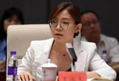​退役4年！冰壶女神王冰玉罕见亮相，嫁博士高材生，今经商当老板