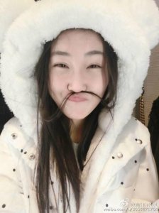 ​阿怡大小姐晒美照啦，求带回家，愿意吗