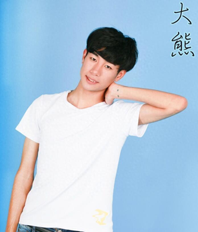 Nice男团欲超越TFBOYS  画面太美我不敢看