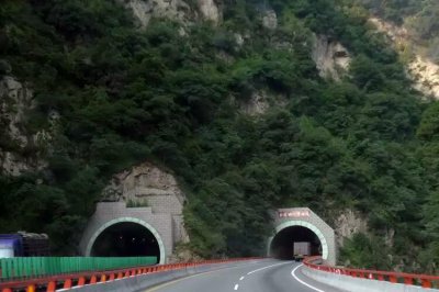 ​秦岭七条重要隧道，其中一条为我国第一，世界第二长公路隧道