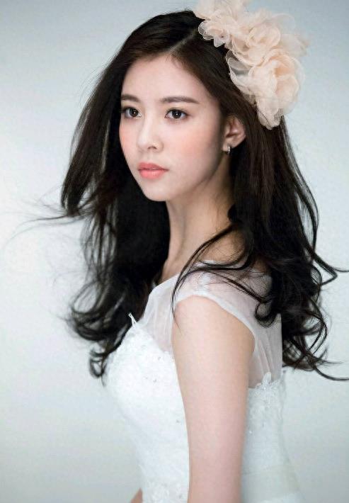 组图：95后小花宋妍霏