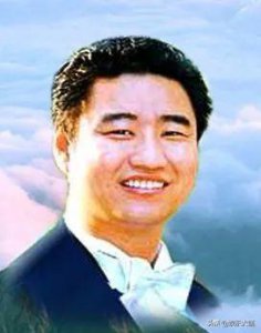 ​悲情的丛飞：36岁患癌，妻子被飞石砸中身亡，好人没好报