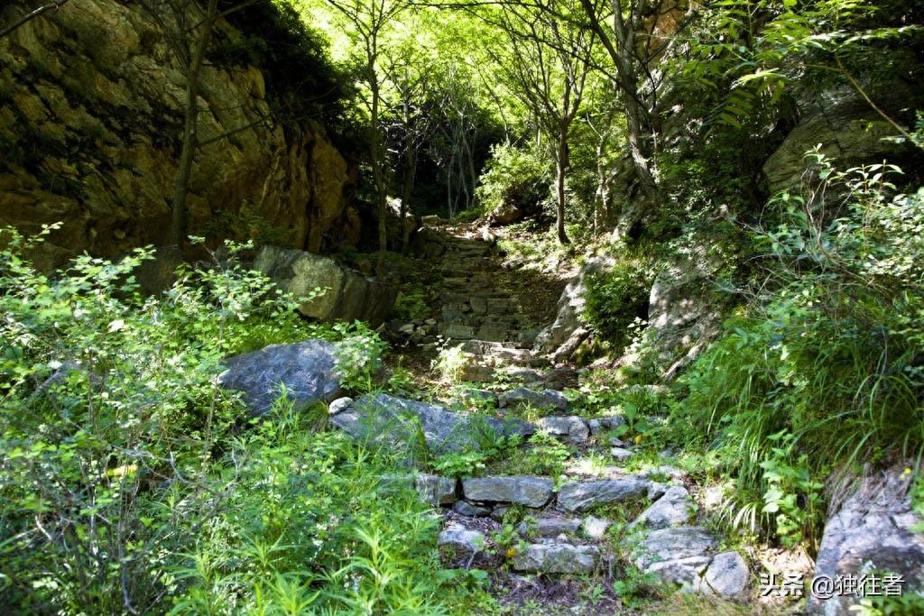 山川、峡谷、洞穴、溪水，水泉溪一个质朴原生态的自然景观