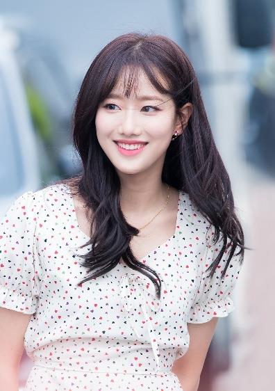 韩国偶像歌手李娜恩