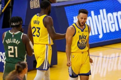 ​NBA：勇士vs雄鹿，强强交手，勇士能否连胜？
