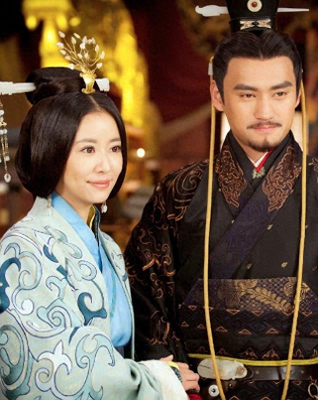 林心如、袁弘《秀丽江山》CP剧照，乱世相扶，恩爱一世