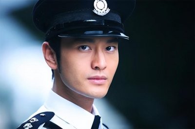 ​如今的高颜值男星，有人曾经方脸塌鼻梁，有人原生脸像整容脸