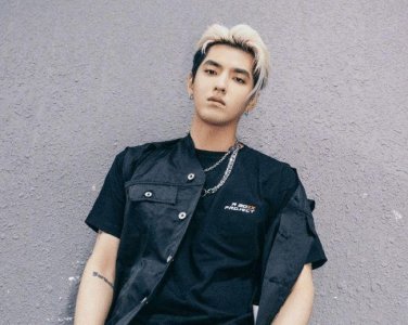 ​“炮王”吴亦凡打脸无脑爱豆，你们爱的供养是他约会的本钱
