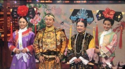 ​《还珠》剧组20年后再相聚，老佛爷晴儿引泪奔，画面十分感人