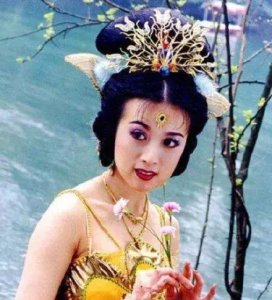 ​与吴启华一见钟情，与张国立有绯闻，45岁金巧巧终嫁霸道总裁