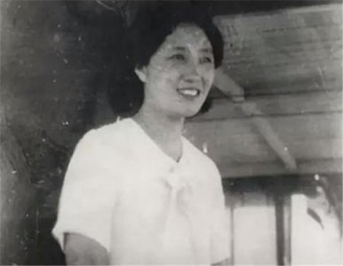 ​董竹君离婚不要儿子只要4个女儿，丈夫：能养大，我手心给你煎鱼