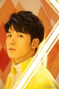 ​男星仝卓惊爆大瓜！装直男与女子出游，竟与男子在厕所比大小！
