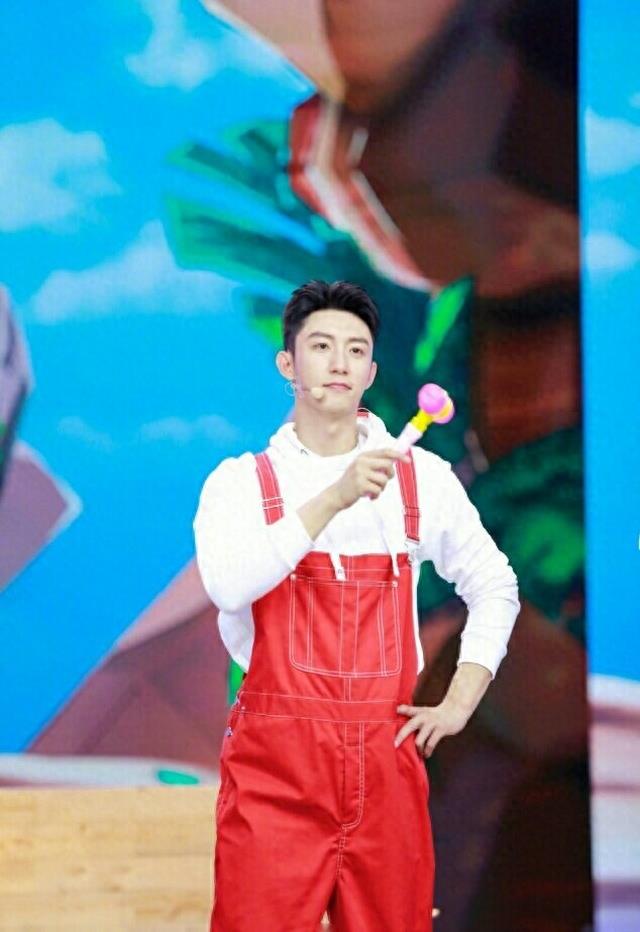 3月14日晚《快本》，黄景瑜活力满分超帅舞蹈