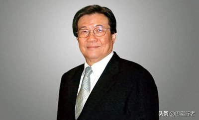 ​华人新首富诞生了：日入过亿，赚钱如喝水一般，太牛了！