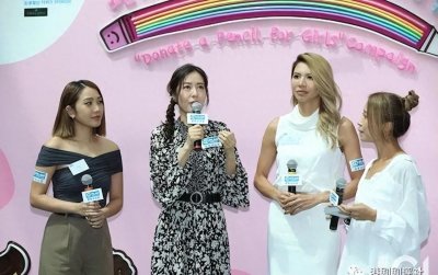 ​唐诗咏1年后重返拍摄现场，展现自由身魅力