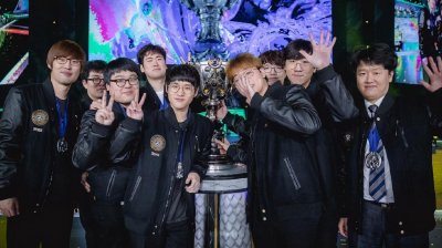 ​时隔三年！三年前的11月4号SSG击败SKT拿下S7冠军