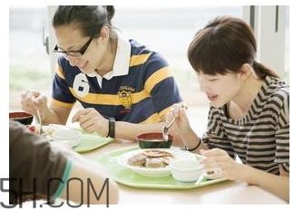吃太烫会得癌？烫食不仅对胃不好还容易得癌