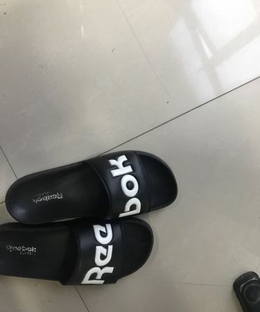 拖鞋吸水老是一股臭味怎么回事啊