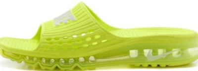 ​为什么拖鞋湿水后很臭,nike拖鞋沾水变臭怎么解决