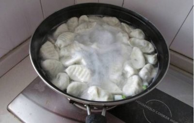 ​速冻水饺怎么煮,如何正确煮速冻饺子