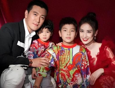 ​杨子黄圣依三个孩子近照现状 更宠小儿子大女儿和亲妈在国外