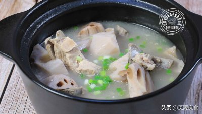 ​莲藕排骨汤，老爸生病后点名要喝，做法简单营养，一周至少做五次