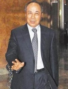 ​媒体大亨杨登魁葬礼，女儿大小S痛哭，罗志祥未参加被批忘恩负义！