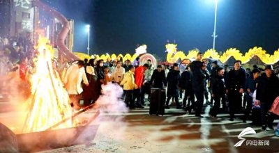 ​曲阜：看花灯、猜灯谜、看表演 “夜游”激发消费新潜能