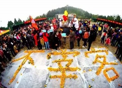 ​住一晚最低880元！雪乡明码标价再遭“宰客”质疑，你怎么看