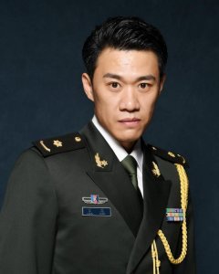 ​他有孝心，演技好，出道21年低调不炒作，竟不知他亲姑是著名演员