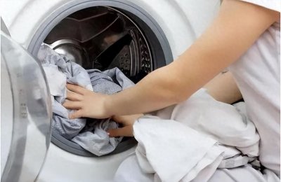 ​速洗背后的清洁谜团：洗衣机十五分钟能否洗净衣物？心理占主要？