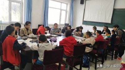 ​昌黎一中咋多了一群娃娃生？