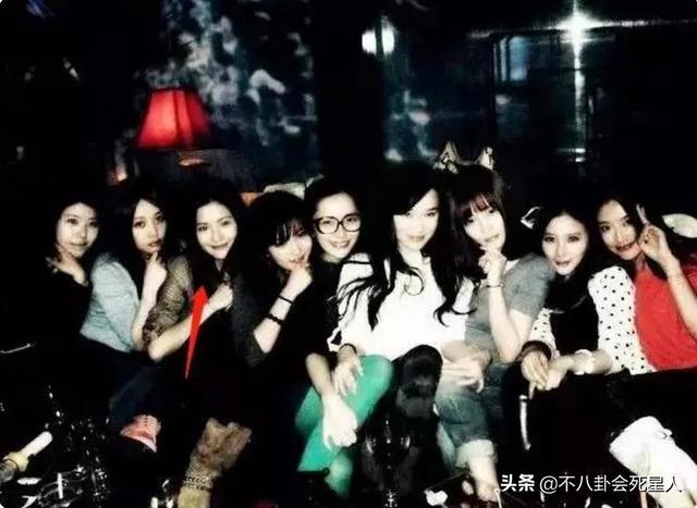 杨幂绯闻事件回顾（人前姐妹情深背后互相插刀）(7)