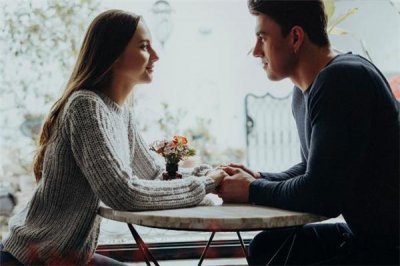 ​恋爱时看重人品还是颜值 谈恋爱人品重要还是颜值重要