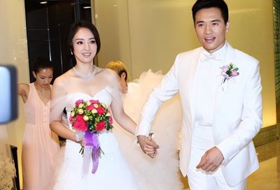 ​高云翔和董璇离婚4年后,他“销声匿迹”,她牵手小11岁男友获幸福