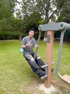 ​众星晒为四川捐款单，贾乃亮一百万、丁真十万，最多捐五百万