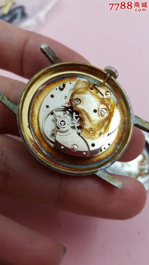 古墓出土瑞士手表（现代史上未解之谜）