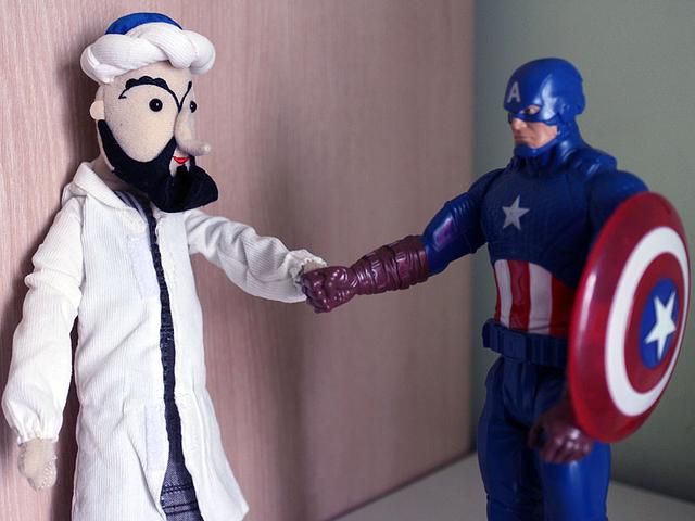 篮球队玩偶（当美队遇见他会怎样）(11)