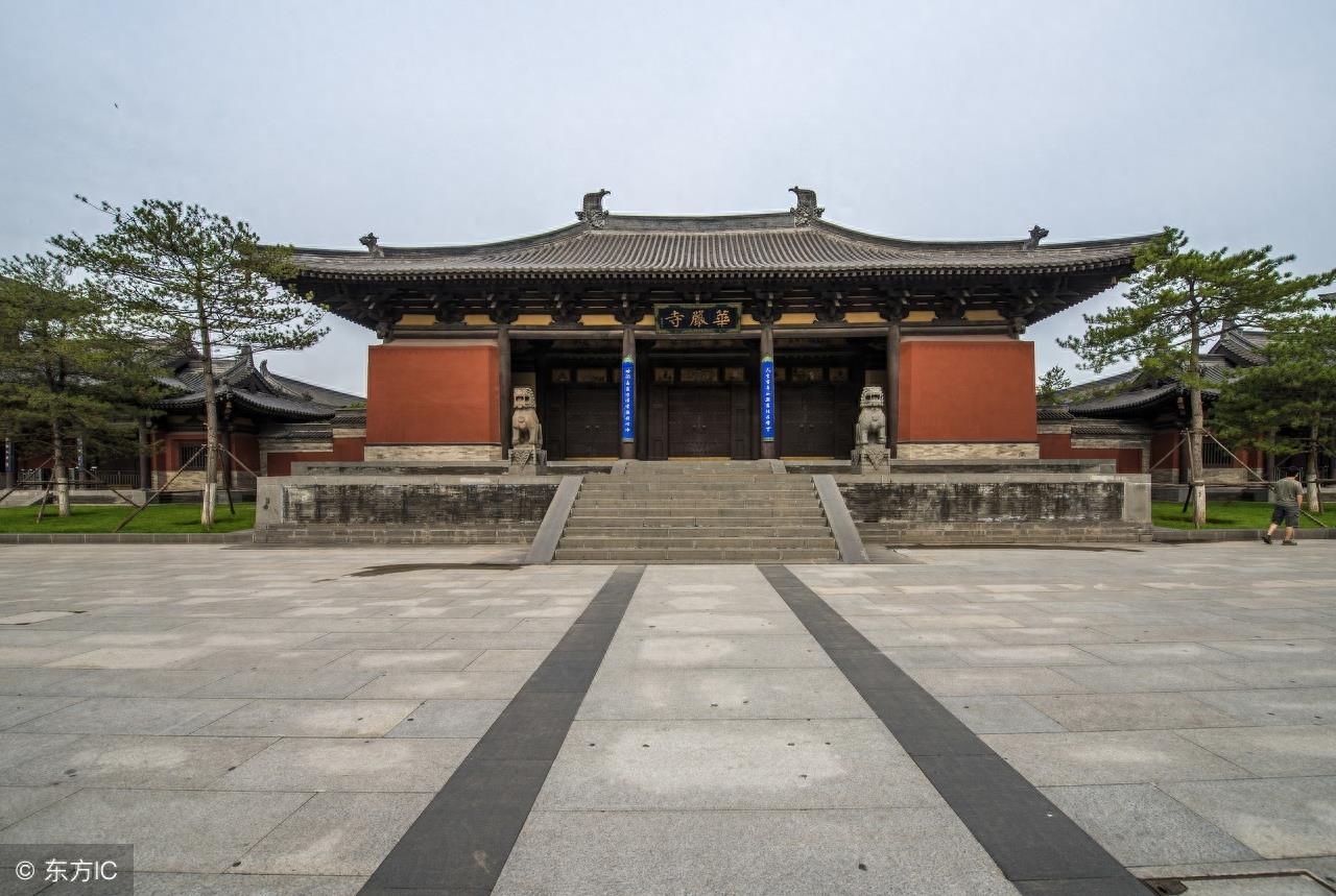 中国古代建筑屋顶形式——庑殿顶，造型大气舒展，威严庄重