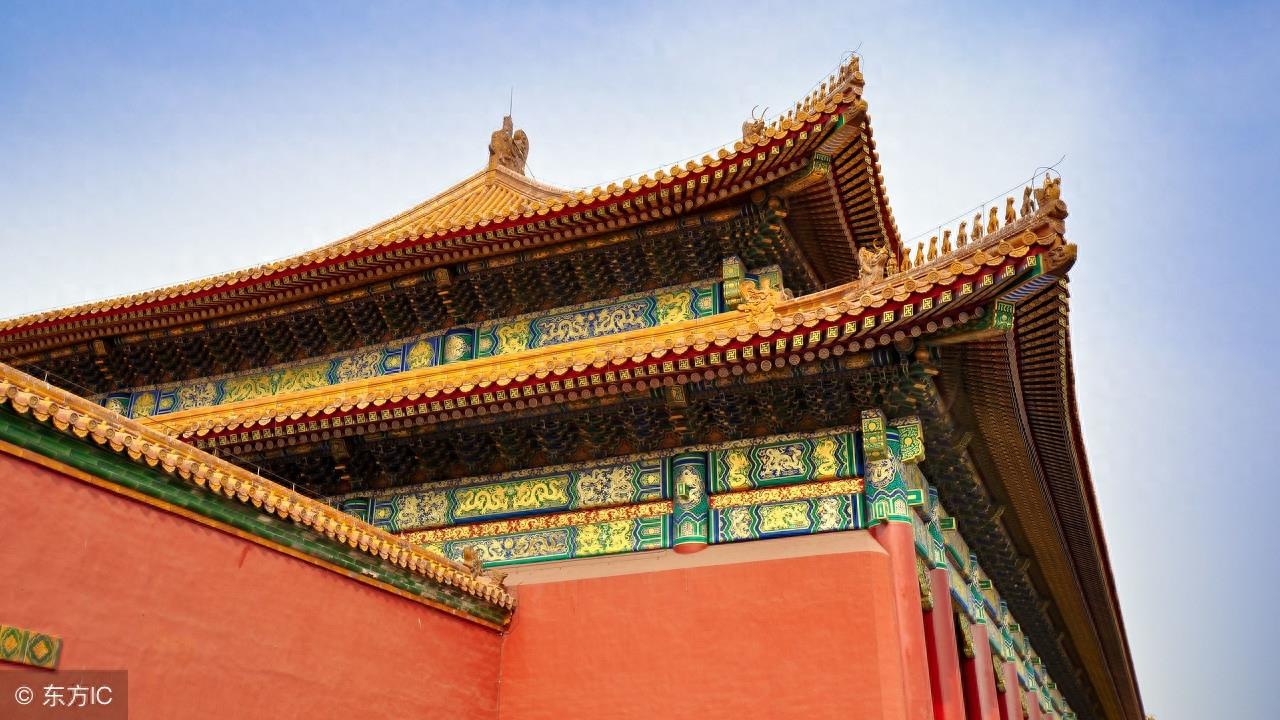 中国古代建筑屋顶形式——庑殿顶，造型大气舒展，威严庄重