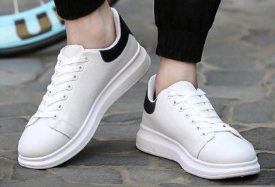 ​小白鞋要用纸包着晒吗 小白鞋要怎么晒才不会变黄