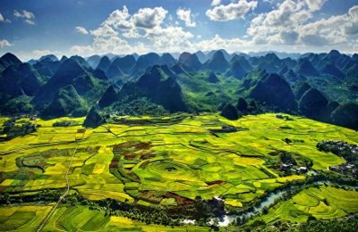 ​来到贵州教你怎样划酒拳，学会后到哪都是自来熟