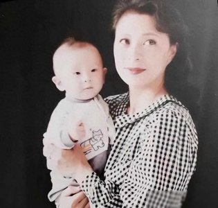 ​演员刘佳：为照顾父亲息影10年，父亲离世后守着骨灰生活8年