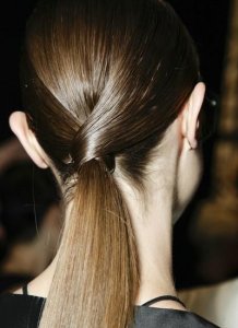 ​马尾辫都是千篇一律太单调？那是你不会编