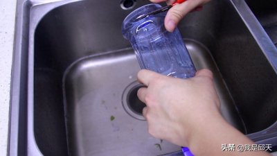 ​洗碗池的下水道堵了，别着急，自己在家就能快速疏通